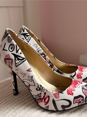 Guess White Graffiti-Print Stilettos with Black and Red Accents